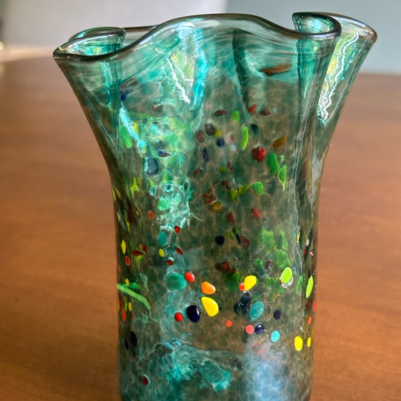 Murano Style Confetti Ruffle
Rim Art Glass Vase R Makers Mark
5" Tall - Picture 6 of 12